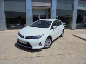 TOYOTA Auris 130 Live 5p.