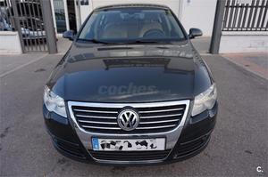 VOLKSWAGEN Passat 2.0 TDI 140cv Highline DSG 4p.