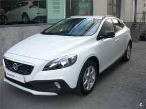 VOLVO V40 Cross Country 2.0 D3 Momentum 5p.