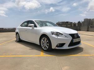 Lexus IS 300h Hybrid