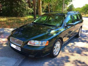 VOLVO V70 D5 Momentum -06