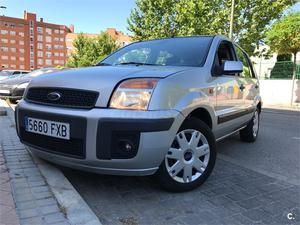 FORD Fusion v Futura 5p.