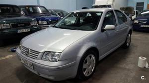 VOLKSWAGEN Bora 2.3 V5 HIGHLINE 4p.