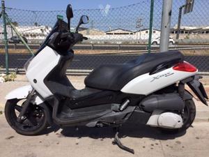 YAMAHA X MAX 