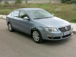 VOLKSWAGEN Passat 2.0 TDI 140cv DPF DSG Highline 4p.