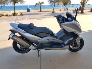 YAMAHA T-Max 