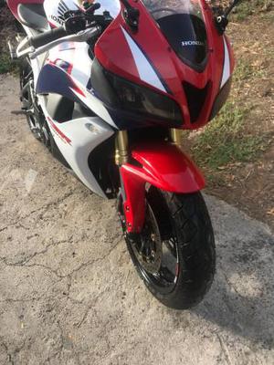 HONDA CBR 600 RR (