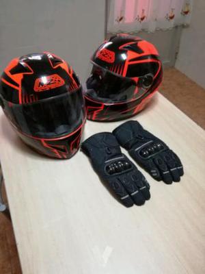 cascos y guantes de moto