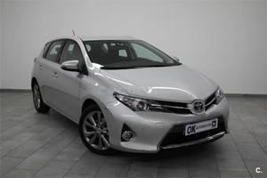 TOYOTA Auris Hybrid Active 5p.