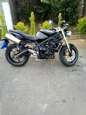 TRIUMPH Street Triple ABS (modelo actual) -09