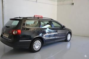 VOLKSWAGEN Passat 1.9 TDI Advance 4p.