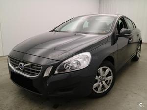 VOLVO S D2 Kinetic 4p.