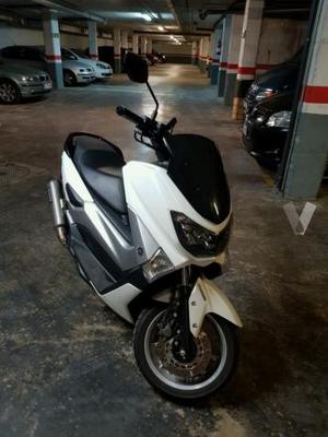 YAMAHA NMAX -16