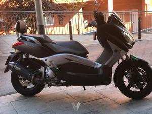 YAMAHA X MAX 250 Sport (modelo actual) -11