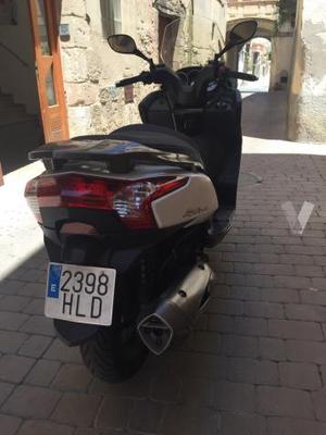 KYMCO Super Dink 300i (modelo actual) -12