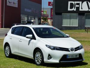 Toyota Auris 120D Live