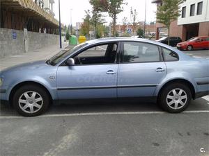 VOLKSWAGEN Passat 1.9 TDI Trendline 4p.