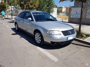 VOLKSWAGEN Passat 1.9 TDi Trendline 130CV 4p.