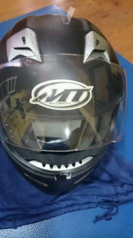 Casco negro L