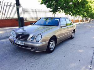 MERCEDES-BENZ Clase E E 220 CDI CLASSIC 4p.