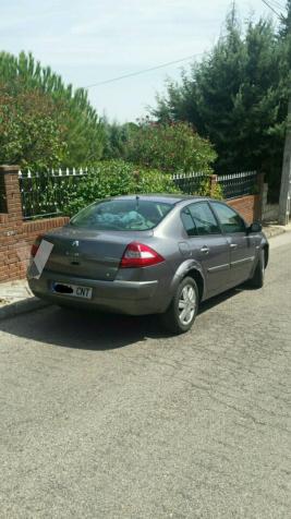 RENAULT Mégane SEDAN CONFORT DYNAMIQUE 1.9DCI -03