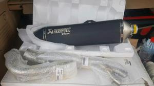 T max escape Akrapovic Black edición