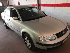 VOLKSWAGEN Passat 1.8 T TRENDLINE -00