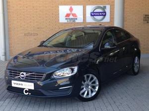 VOLVO S D3 Momentum 4p.