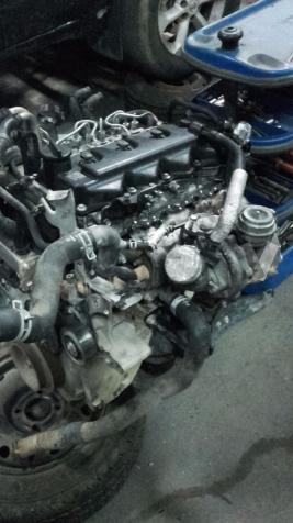 motor nissan navara