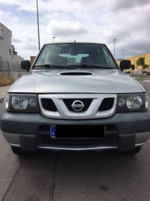 NISSAN Terrano 2.7 TDi Sport 3p -04