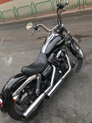 HARLEY DAVIDSON Dyna Street Bob (