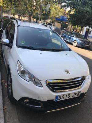 PEUGEOT  Style 1.2 VTi 