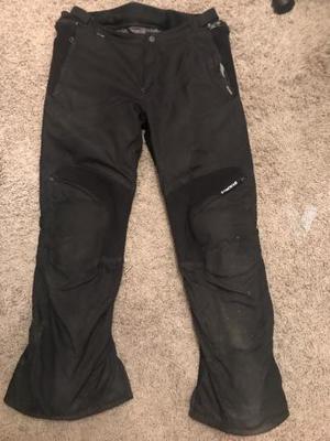 Pantalón cordura DAINESSE GORETEX talla 56