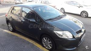 TOYOTA Auris 1.4 VVTi Auris 5p.