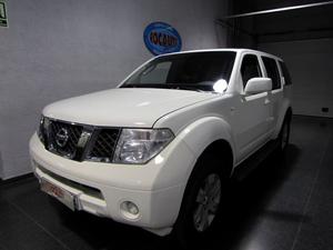 Nissan Pathfinder 2.5dCi SE