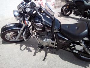 SUZUKI Marauder 