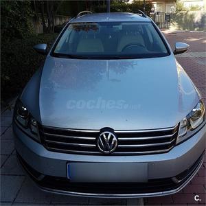 VOLKSWAGEN Passat Variant 2.0 TDI 140 Advance BMotion Tech