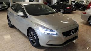 VOLVO V T2 Momentum 5p.