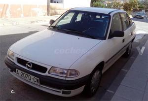 Opel Astra 1.6i Gls 16v 4p. -96