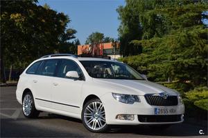 SKODA Superb Combi 2.0 TDI PD 140cv DPF Exclusive 5p.