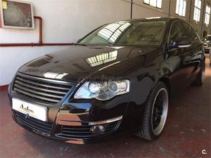 VOLKSWAGEN Passat 2.0 FSI Highline 4p.