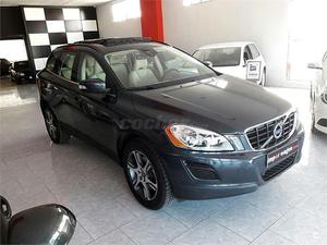 VOLVO XC D3 Momentum Auto 5p.