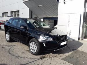 VOLVO XC D4 AWD Momentum Auto 5p.