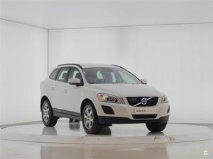 VOLVO XC D4 Momentum 5p.