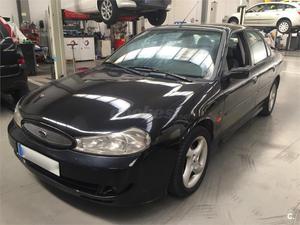 FORD Mondeo Old 2.5i V6 Ghia Executive 4p.