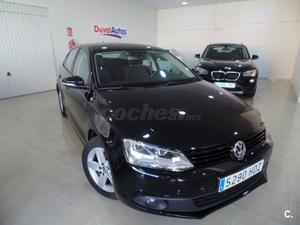 VOLKSWAGEN Jetta 1.6 TDI 105cv Sport 4p.