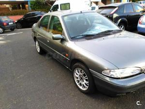 FORD Mondeo 2.0I GHIA 5p.