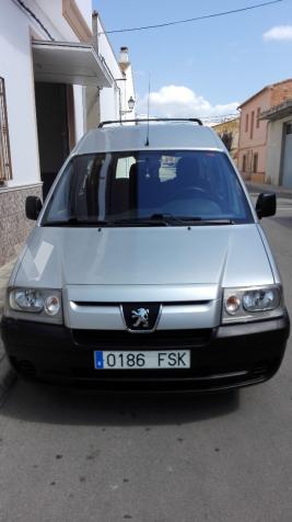 PEUGEOT EXPERT 2.0 HDI COMBI 6 Plazas