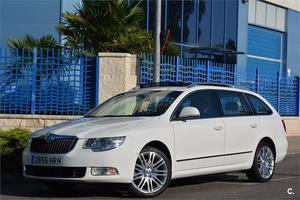 SKODA Superb Combi 2.0 TDI PD 140cv DPF Exclusive 5p.