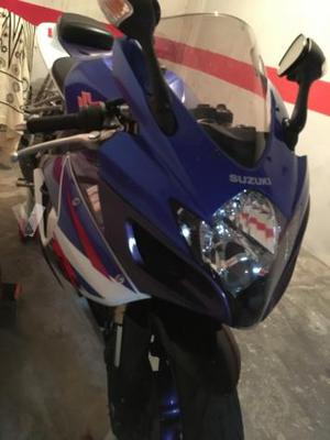 SUZUKI GSX R